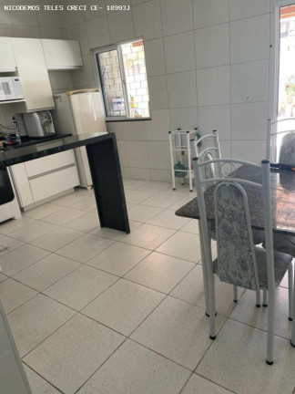 Imagem Casa com 2 Quartos à Venda, 65 m² em Araturi - Caucaia