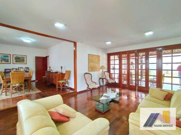 Imagem Casa com 5 Quartos à Venda, 357 m² em Santa Filomena - Pouso Alegre