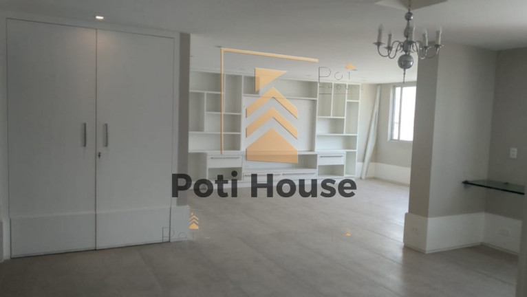Imagem Imóvel com 4 Quartos à Venda, 170 m² em Petrópolis - Natal