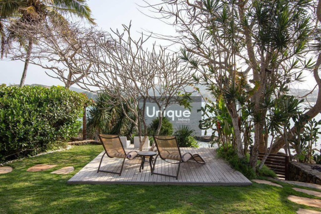 Imagem Casa com 7 Quartos à Venda, 454 m² em Ferradura - Armação Dos Búzios Imagem Casa com 7 Quartos à Venda, 454 m² em Ferradura - Armação Dos Búzios