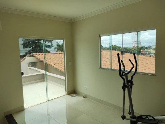 Imagem Sobrado com 5 Quartos à Venda, 230 m² em Conjunto Vera Cruz - Goiânia