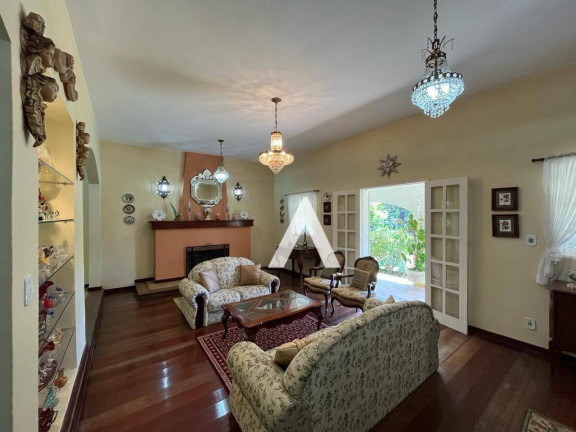 Imagem Casa com 9 Quartos à Venda, 235 m² em Quebra Frascos - Teresópolis Imagem Casa com 9 Quartos à Venda, 235 m² em Quebra Frascos - Teresópolis