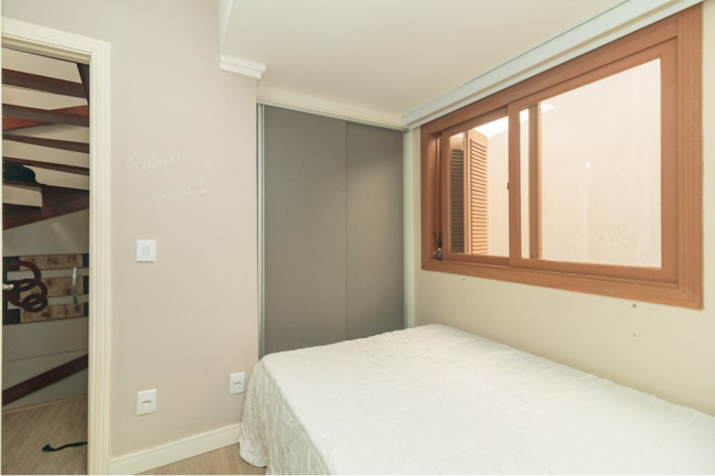 Imagem Casa com 3 Quartos à Venda, 156 m² em Cristo Redentor - Porto Alegre Imagem Casa com 3 Quartos à Venda, 156 m² em Cristo Redentor - Porto Alegre