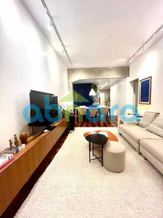 Imagem Apartamento com 2 Quartos à Venda, 70 m² em Copacabana - Rio De Janeiro