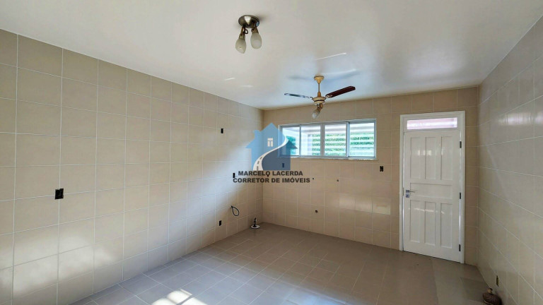 Imagem Casa com 4 Quartos à Venda, 440 m² em Manaus Imagem Casa com 4 Quartos à Venda, 440 m² em Manaus