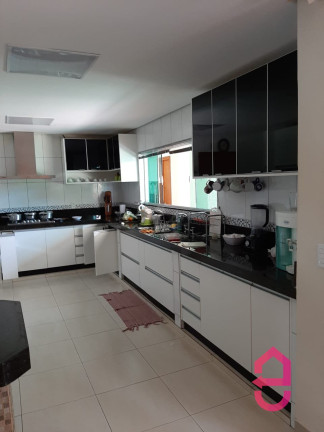Imagem Sobrado com 4 Quartos à Venda, 630 m² em Vila Osvaldo Rosa - Goiânia Imagem Sobrado com 4 Quartos à Venda, 630 m² em Vila Osvaldo Rosa - Goiânia