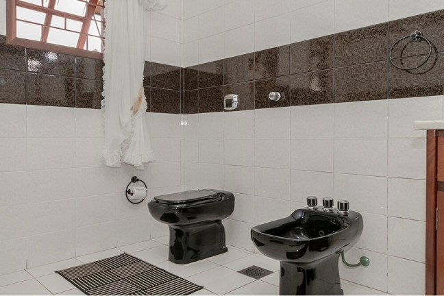 Imagem Casa com 4 Quartos à Venda, 388 m² em Jardim Itu - Porto Alegre Imagem Casa com 4 Quartos à Venda, 388 m² em Jardim Itu - Porto Alegre