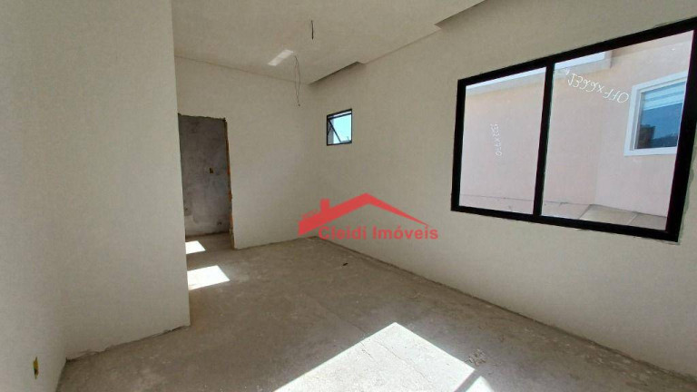 Imagem Sobrado com 3 Quartos à Venda, 218 m² em Iririú - Joinville