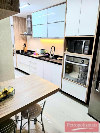 Imagem Apartamento com 2 Quartos à Venda, 74 m² em Quitandinha - Petrópolis Imagem Apartamento com 2 Quartos à Venda, 74 m² em Quitandinha - Petrópolis