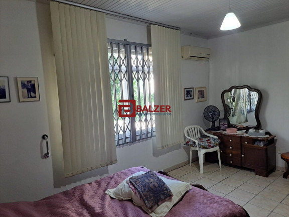 Imagem Casa com 8 Quartos à Venda, 410 m² em Agronômica - Florianópolis