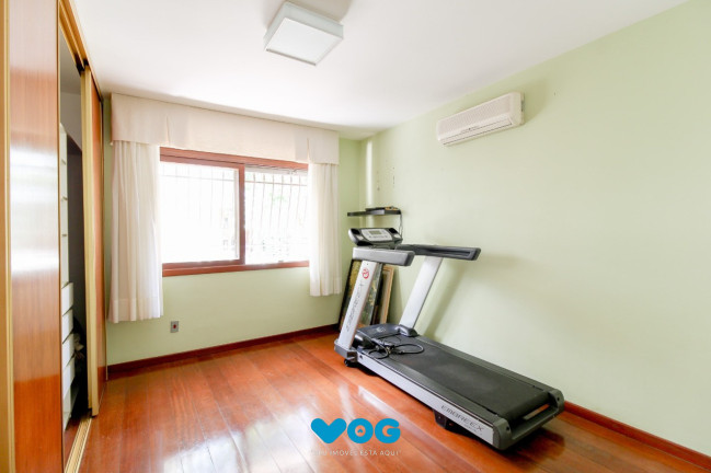 Imagem Casa com 3 Quartos à Venda, 280 m² em Chácara Das Pedras - Porto Alegre Imagem Casa com 3 Quartos à Venda, 280 m² em Chácara Das Pedras - Porto Alegre