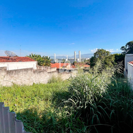 Terreno à Venda, 300 m² em Santana - Pindamonhangaba