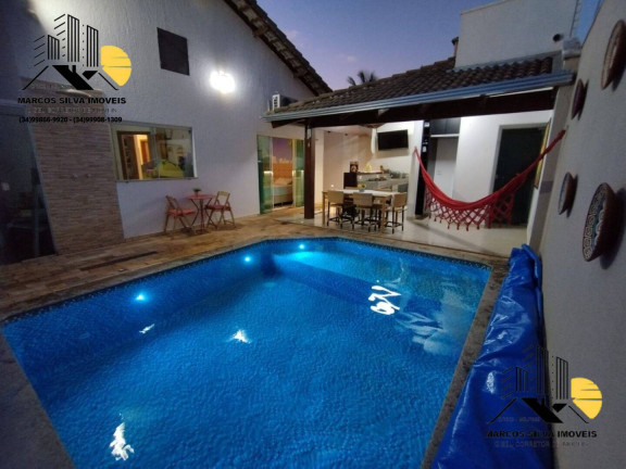 Imagem Casa com 3 Quartos à Venda, 250 m² em Jardim Europa - Uberlândia
