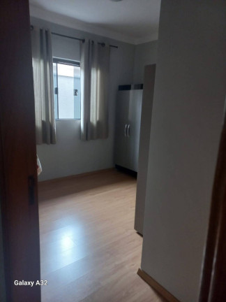 Imagem Casa com 3 Quartos à Venda, 130 m² em Jardim Petrópolis - Arapongas Imagem Casa com 3 Quartos à Venda, 130 m² em Jardim Petrópolis - Arapongas