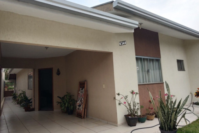 Casa à Venda, 258 m² em Alto São Francisco - Umuarama