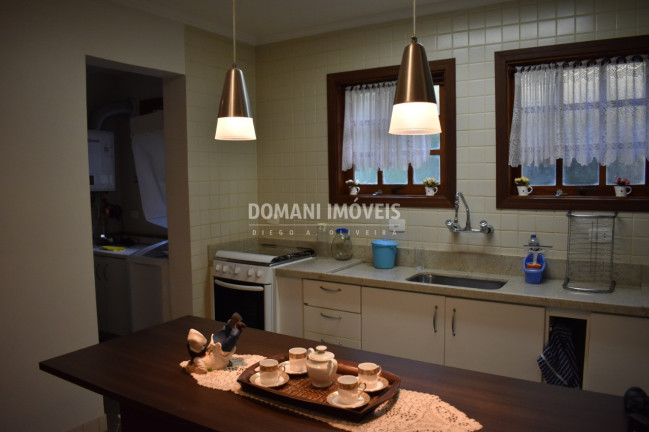 Imagem Imóvel com 3 Quartos à Venda, 104 m² em Região De Capivari - Campos Do Jordão