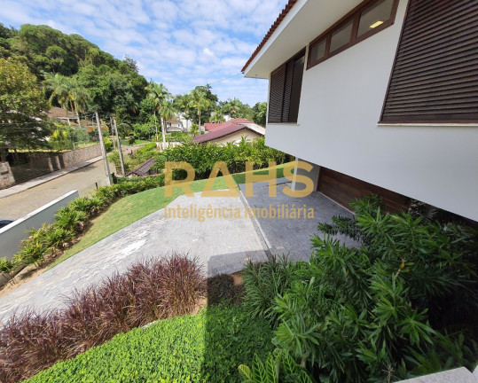 Imagem Casa com 3 Quartos à Venda, 300 m² em América - Joinville Imagem Casa com 3 Quartos à Venda, 300 m² em América - Joinville