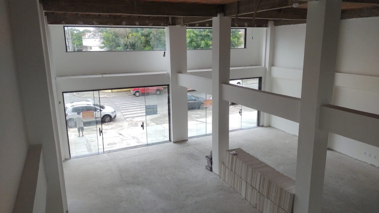 Sala Comercial para Alugar, 240 m² em Centro - Araruama