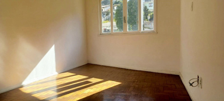 Imagem Imóvel com 2 Quartos à Venda, 75 m² em Várzea - Teresópolis Imagem Imóvel com 2 Quartos à Venda, 75 m² em Várzea - Teresópolis