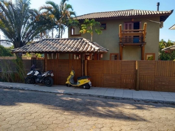 Imagem Casa com 3 Quartos à Venda, 260 m² em Rio Tavares - Florianópolis
