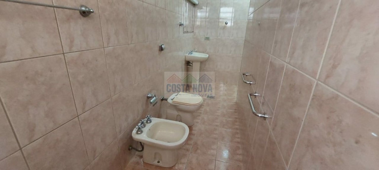 Imagem Casa com 3 Quartos à Venda, 330 m² em Gonzaga - Santos Imagem Casa com 3 Quartos à Venda, 330 m² em Gonzaga - Santos