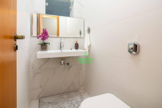 Imagem Casa com 3 Quartos à Venda, 165 m² em Ingá - Niterói Imagem Casa com 3 Quartos à Venda, 165 m² em Ingá - Niterói