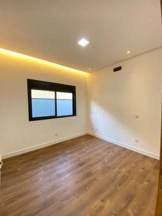 Imagem Imóvel com 3 Quartos à Venda, 166 m² Imagem Imóvel com 3 Quartos à Venda, 166 m²
