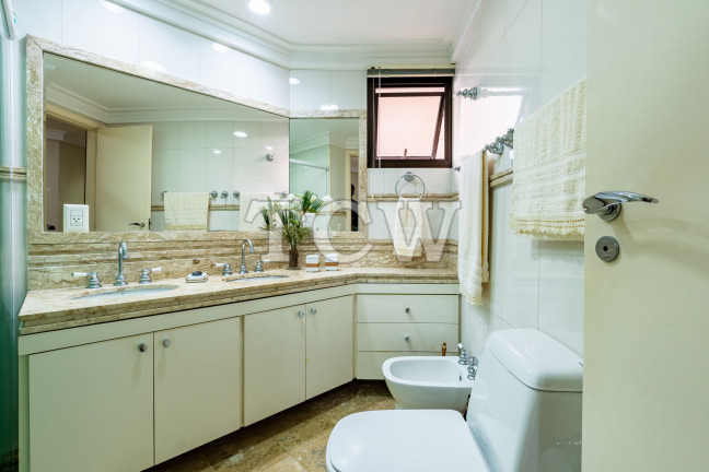 Imagem Apartamento com 3 Quartos à Venda, 120 m² em Moema - São Paulo