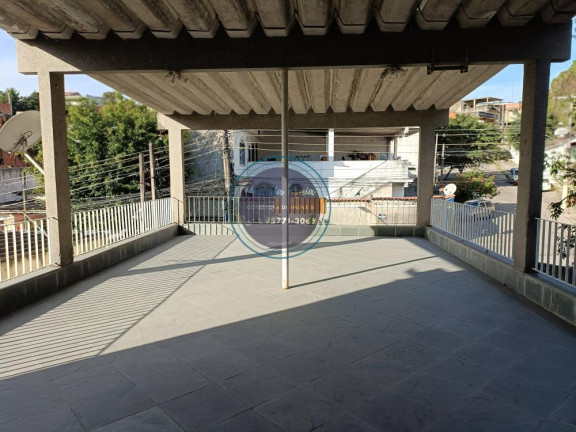 Imagem Casa com 5 Quartos à Venda, 218 m²