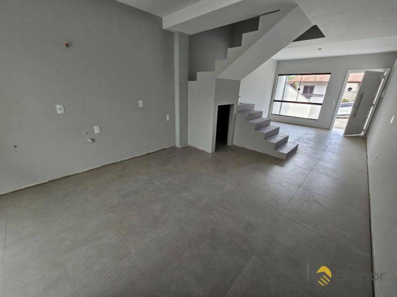 Imagem Casa com 2 Quartos à Venda, 89 m² em Velha - Blumenau Imagem Casa com 2 Quartos à Venda, 89 m² em Velha - Blumenau