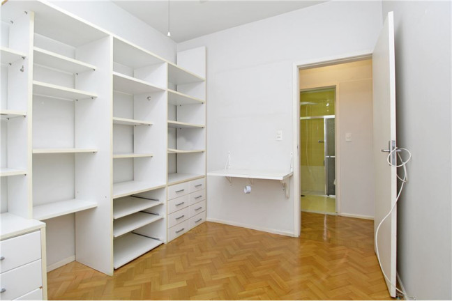 Imagem Imóvel com 3 Quartos à Venda, em Rio Branco - Porto Alegre Imagem Imóvel com 3 Quartos à Venda, em Rio Branco - Porto Alegre