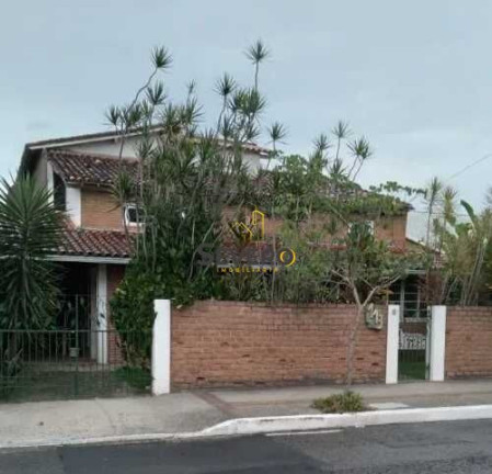 Casa com 5 Quartos à Venda, 375 m² em Itaipu - Niterói