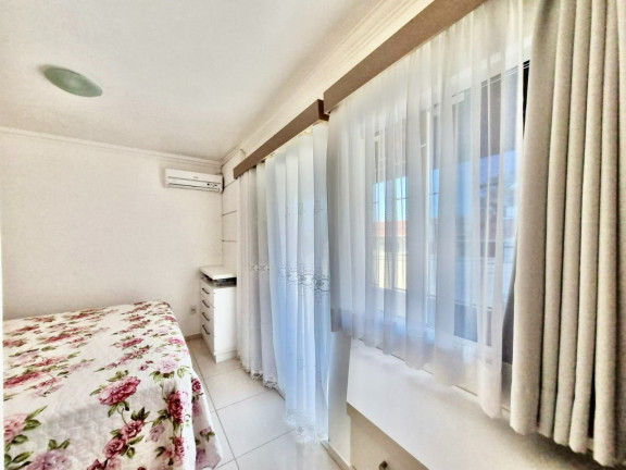 Imagem Casa com 4 Quartos à Venda, 228 m² em Barreiros - São José Imagem Casa com 4 Quartos à Venda, 228 m² em Barreiros - São José