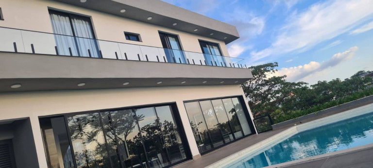 Casa com 4 Quartos à Venda, 350 m² em Kurumin - Itu