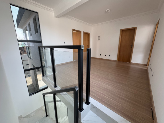 Imagem Casa com 3 Quartos à Venda, 170 m² em R$850.000,00 // Parque Xangri-lá - Contagem Imagem Casa com 3 Quartos à Venda, 170 m² em R$850.000,00 // Parque Xangri-lá - Contagem