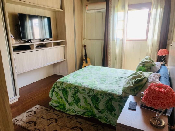 Imagem Casa com 3 Quartos à Venda, 225 m² em São João Do Rio Vermelho - Florianópolis Imagem Casa com 3 Quartos à Venda, 225 m² em São João Do Rio Vermelho - Florianópolis
