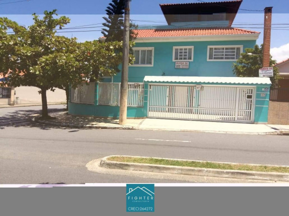 Sobrado com 5 Quartos à Venda, 