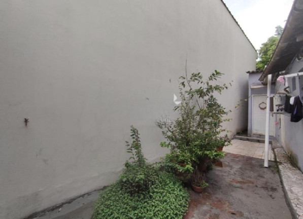 Imagem Casa com 4 Quartos à Venda, 221 m² em Encruzilhada - Santos Imagem Casa com 4 Quartos à Venda, 221 m² em Encruzilhada - Santos