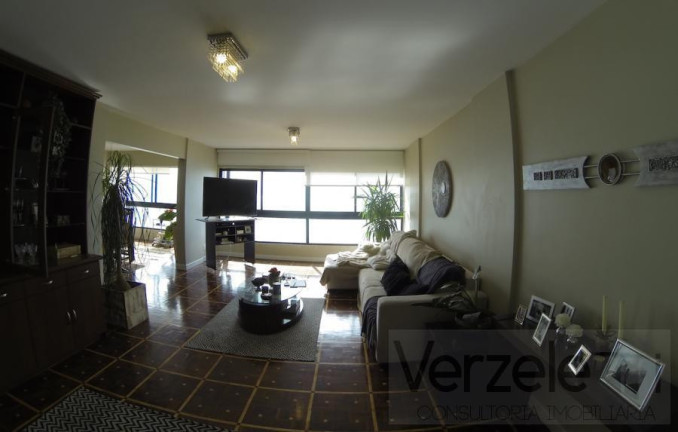 Imagem Apartamento com 3 Quartos para Temporada, 130 m² em Centro - Balneário Camboriú