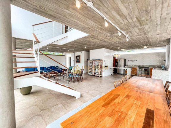 Imagem Sobrado com 5 Quartos à Venda, 388 m² em Guaecá - São Sebastião