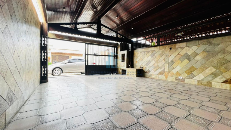 Imagem Casa com 3 Quartos à Venda, em Maracanã - Praia Grande Imagem Casa com 3 Quartos à Venda, em Maracanã - Praia Grande