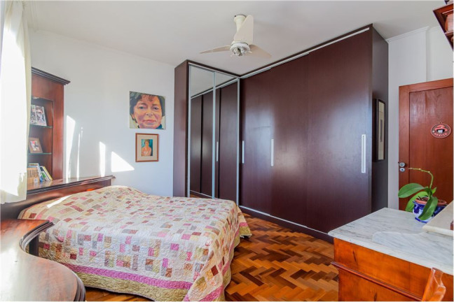 Imagem Imóvel com 2 Quartos à Venda, em Rio Branco - Porto Alegre Imagem Imóvel com 2 Quartos à Venda, em Rio Branco - Porto Alegre