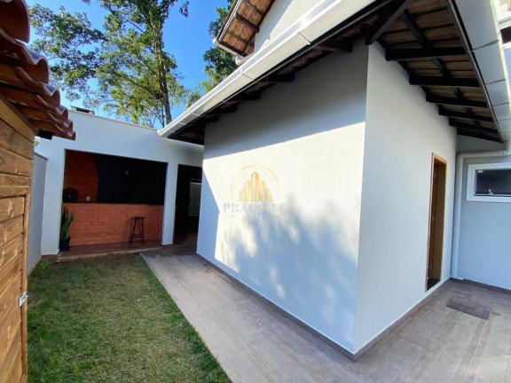 Imagem Casa com 3 Quartos à Venda, em Balneário Camboriú Imagem Casa com 3 Quartos à Venda, em Balneário Camboriú
