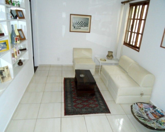 Imagem Casa com 5 Quartos à Venda, 300 m² em Iucas - Teresópolis