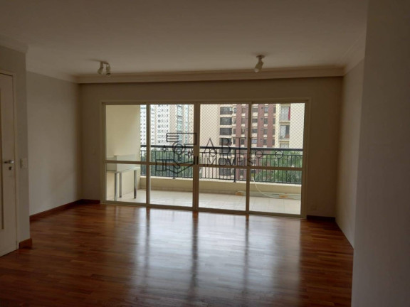 Apartamento com 3 Quartos para Alugar, 125 m² em Moema - São Paulo