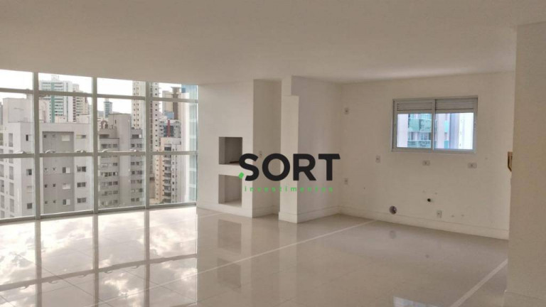 Imagem Apartamento com 3 Quartos à Venda, 128 m² em Centro - Balneário Camboriú Imagem Apartamento com 3 Quartos à Venda, 128 m² em Centro - Balneário Camboriú