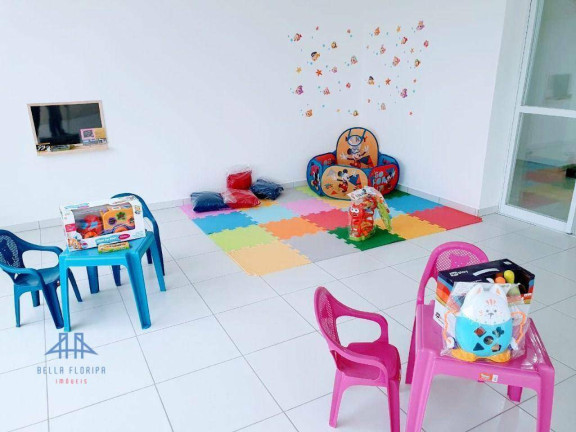 Imagem Imóvel com 3 Quartos à Venda, 97 m² em Capoeiras - Florianópolis