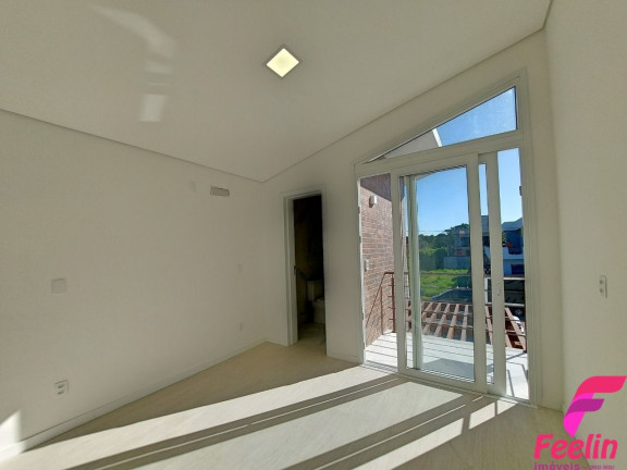 Imagem Casa com 3 Quartos à Venda, 131 m² em Campeche - Florianópolis Imagem Casa com 3 Quartos à Venda, 131 m² em Campeche - Florianópolis