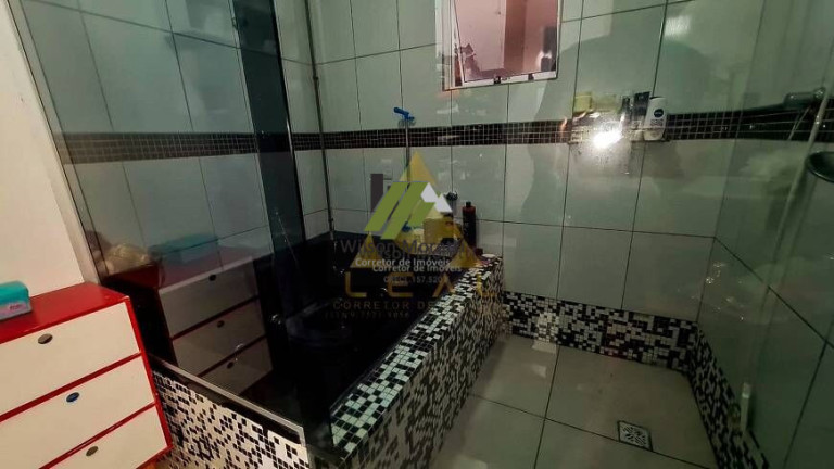 Imagem Casa com 4 Quartos à Venda, 300 m²