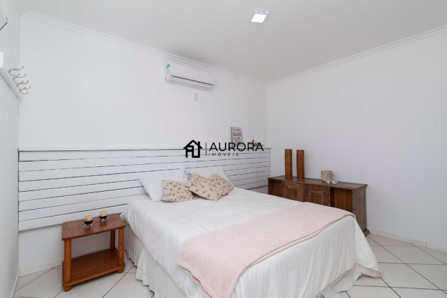 Imagem Casa com 6 Quartos à Venda, 805 m² em Centro - Bombinhas Imagem Casa com 6 Quartos à Venda, 805 m² em Centro - Bombinhas